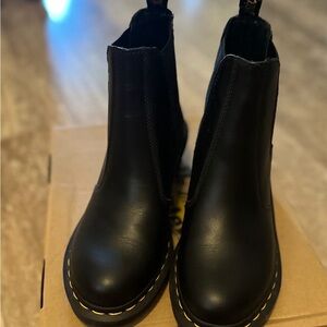 Dr.Martens Cadence size 7.